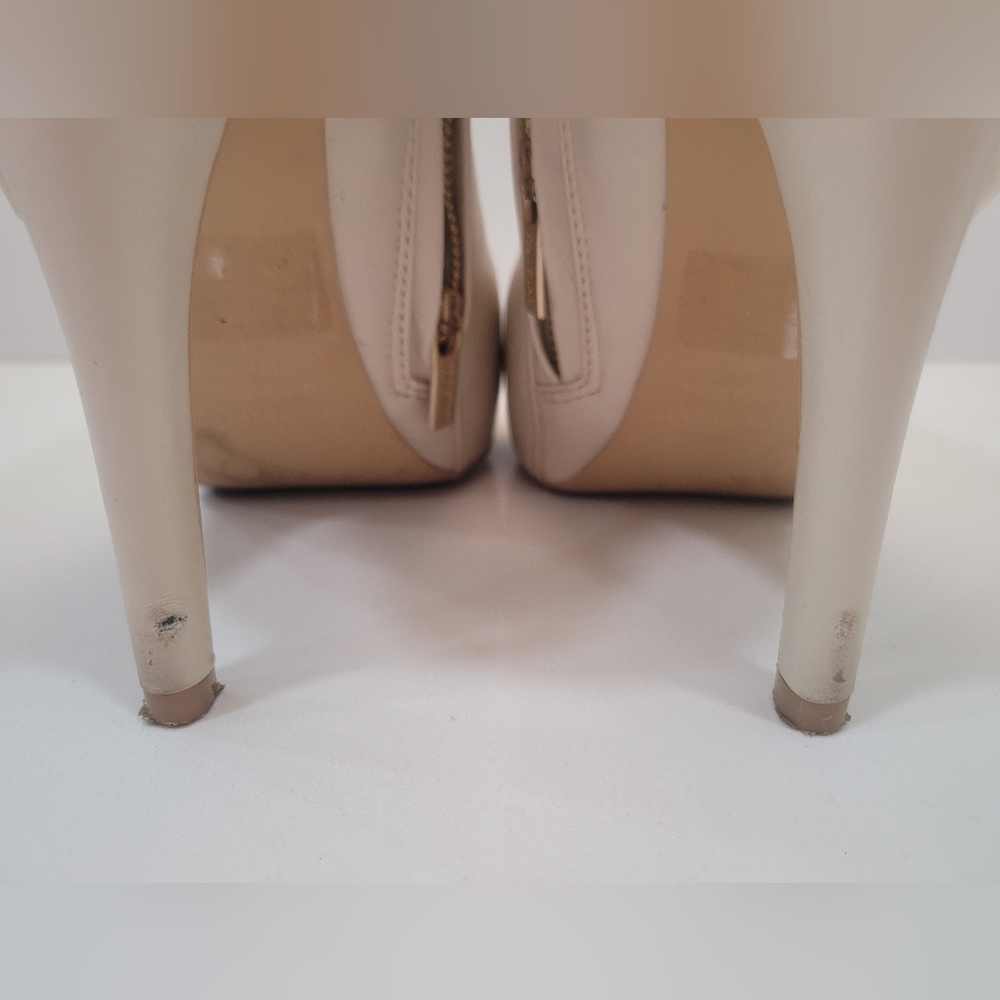 COPY - Booties - Picture 2 of 3